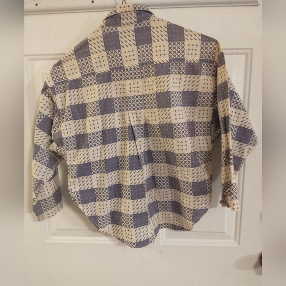 Liz Claiborne Kids Size 8 Button up Grey and White Checkered Pattern Shirt. - Picture 5 of 5